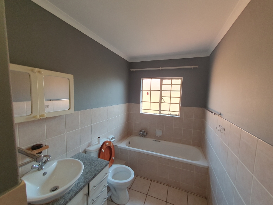 To Let 3 Bedroom Property for Rent in Dorandia Gauteng