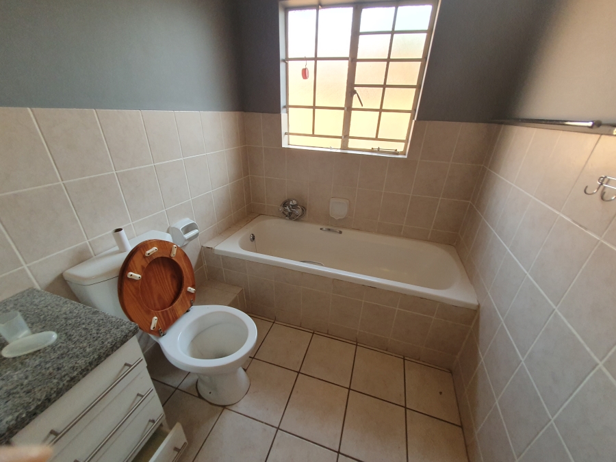 To Let 3 Bedroom Property for Rent in Dorandia Gauteng