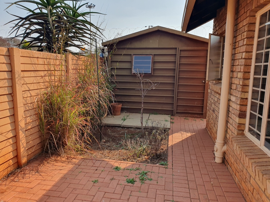 To Let 3 Bedroom Property for Rent in Dorandia Gauteng