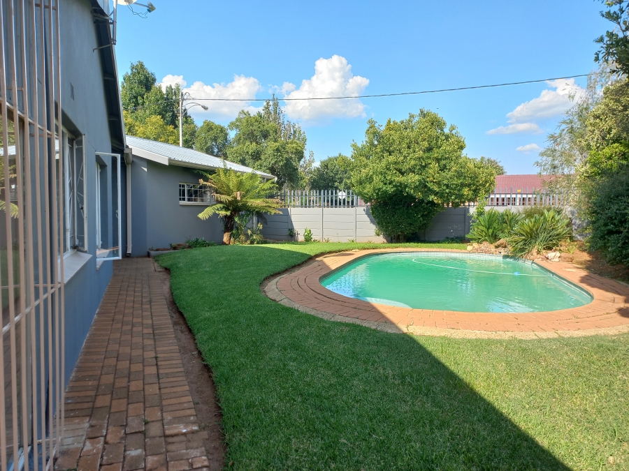 To Let 3 Bedroom Property for Rent in Dal Fouche Gauteng