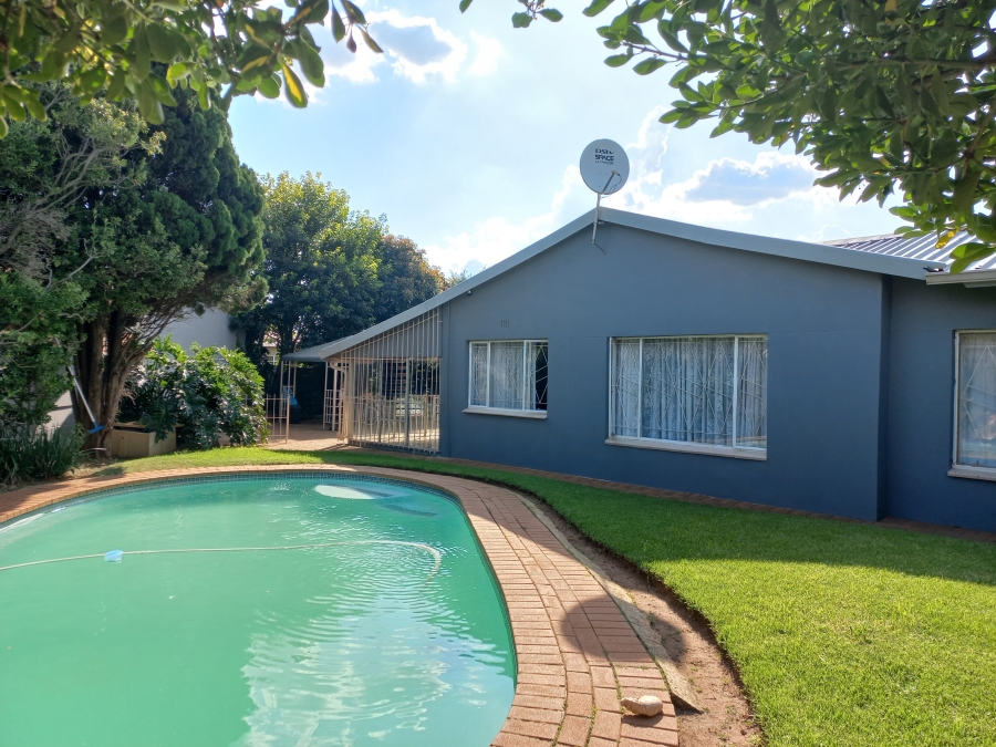 To Let 3 Bedroom Property for Rent in Dal Fouche Gauteng