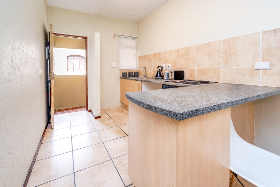 1 Bedroom Property for Sale in Lonehill Gauteng