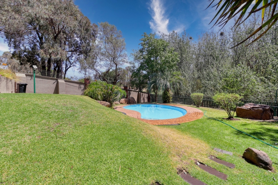 2 Bedroom Property for Sale in Fourways Gauteng