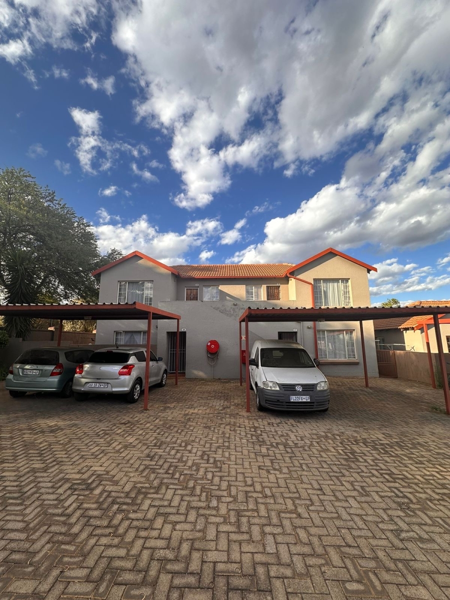 2 Bedroom Property for Sale in Heuwelsig Estate Gauteng