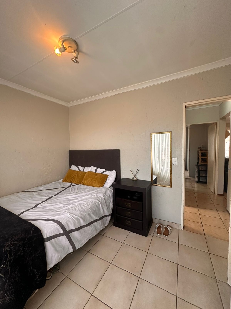 2 Bedroom Property for Sale in Heuwelsig Estate Gauteng