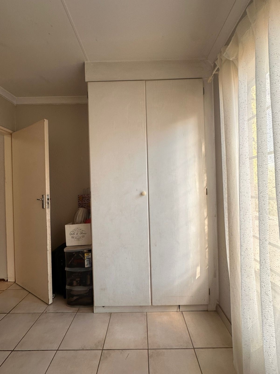 2 Bedroom Property for Sale in Heuwelsig Estate Gauteng