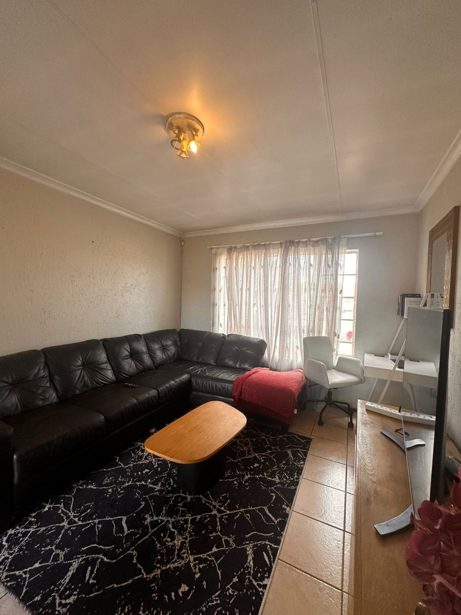 2 Bedroom Property for Sale in Heuwelsig Estate Gauteng