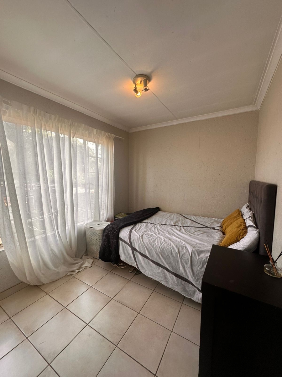 2 Bedroom Property for Sale in Heuwelsig Estate Gauteng