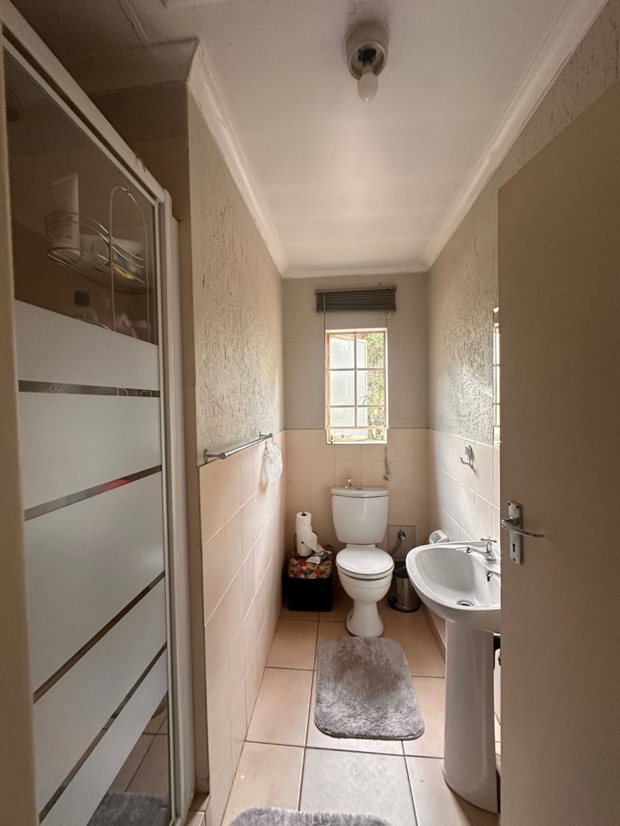 2 Bedroom Property for Sale in Heuwelsig Estate Gauteng