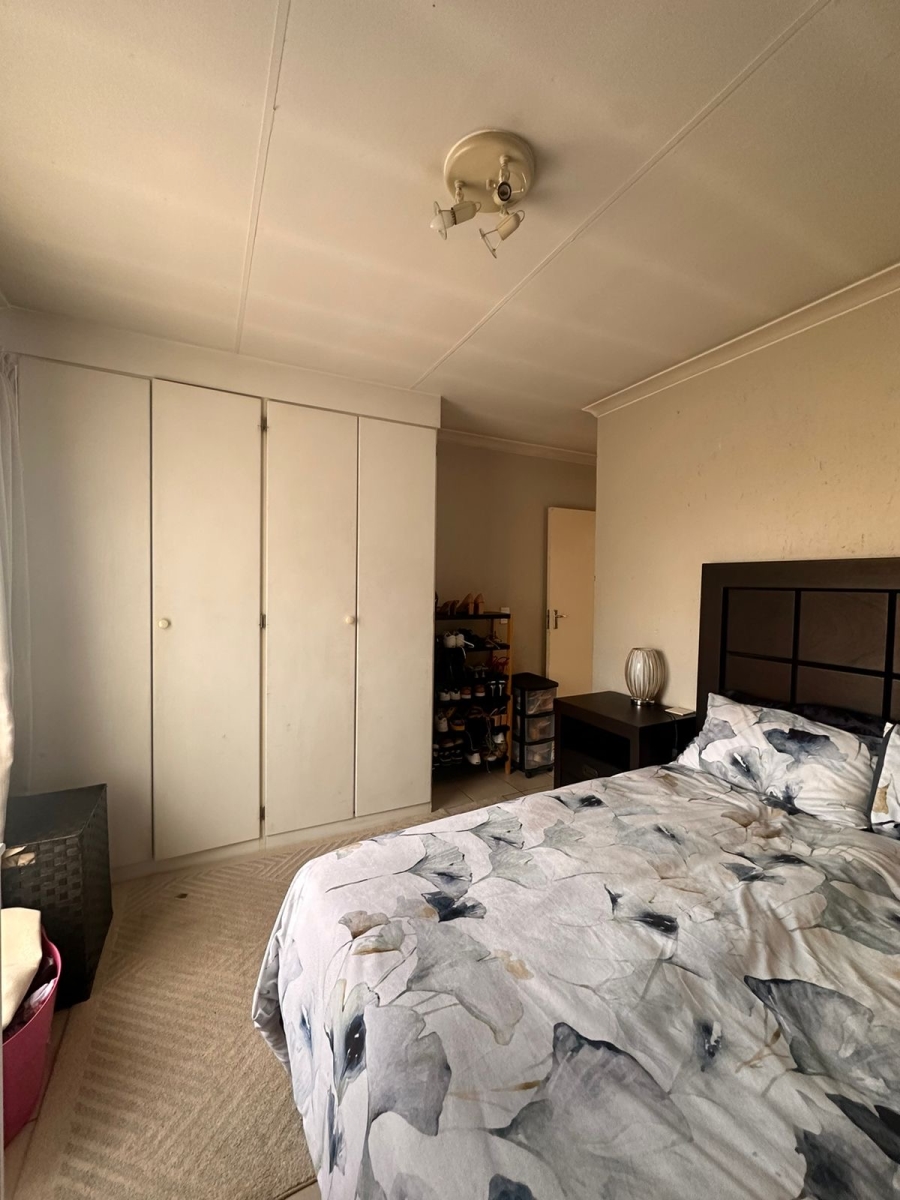 2 Bedroom Property for Sale in Heuwelsig Estate Gauteng