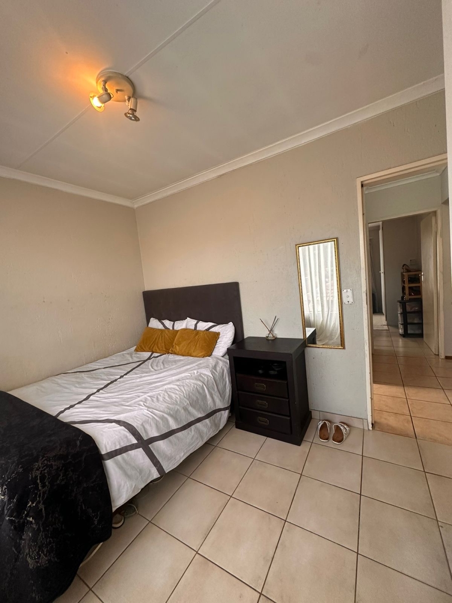 2 Bedroom Property for Sale in Heuwelsig Estate Gauteng