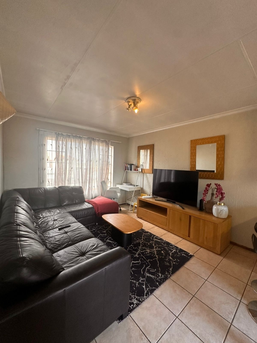 2 Bedroom Property for Sale in Heuwelsig Estate Gauteng