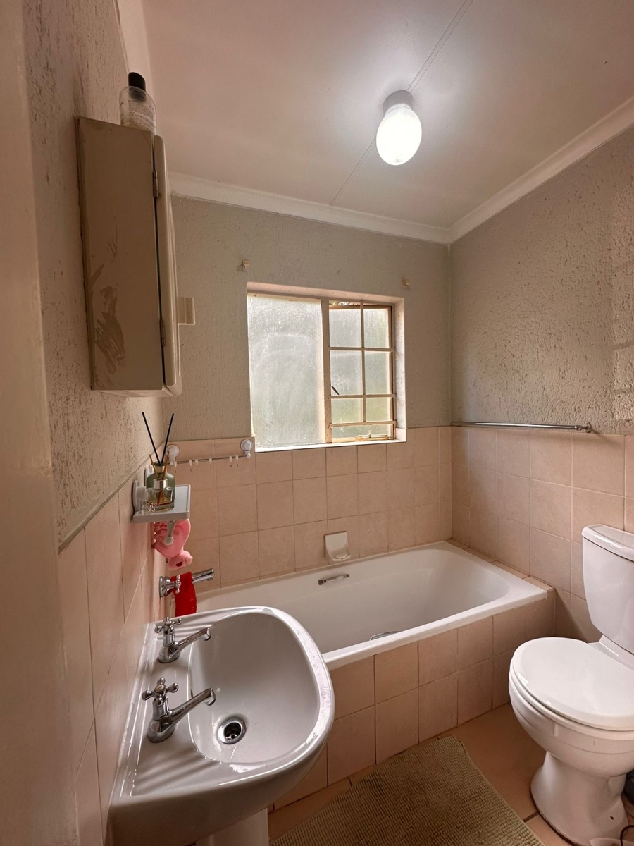 2 Bedroom Property for Sale in Heuwelsig Estate Gauteng