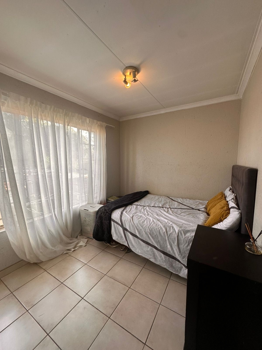 2 Bedroom Property for Sale in Heuwelsig Estate Gauteng