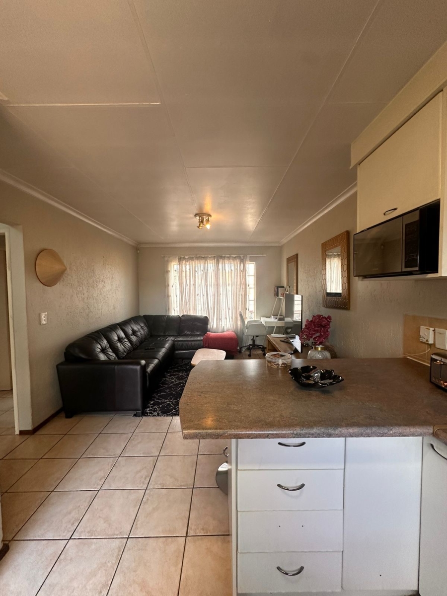 2 Bedroom Property for Sale in Heuwelsig Estate Gauteng