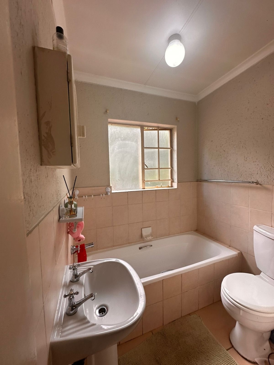 2 Bedroom Property for Sale in Heuwelsig Estate Gauteng