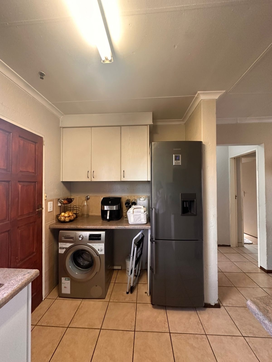 2 Bedroom Property for Sale in Heuwelsig Estate Gauteng