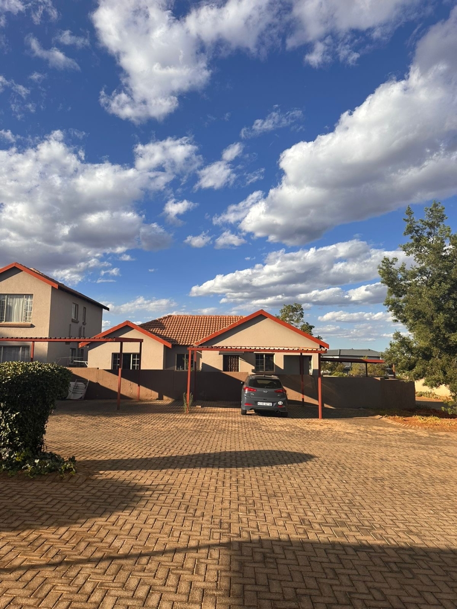 2 Bedroom Property for Sale in Heuwelsig Estate Gauteng