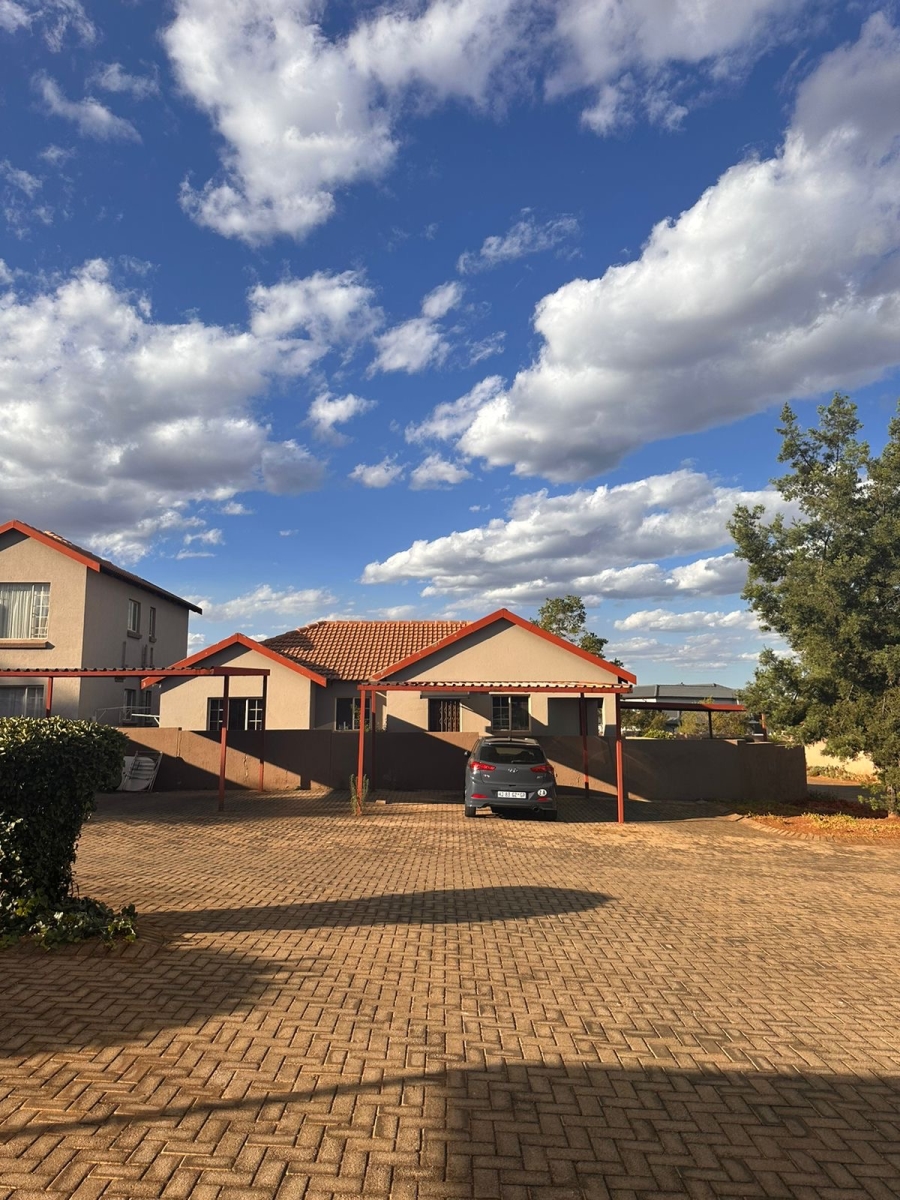 2 Bedroom Property for Sale in Heuwelsig Estate Gauteng