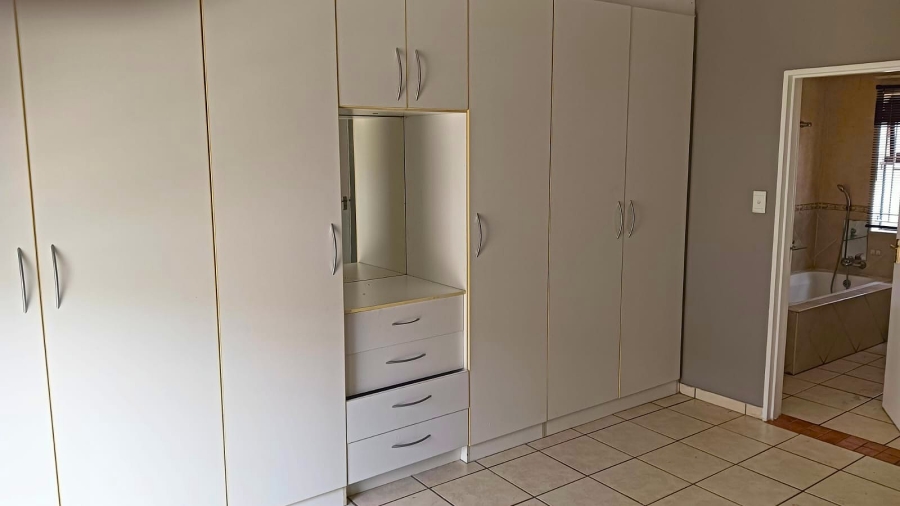 To Let 3 Bedroom Property for Rent in Terenure Gauteng