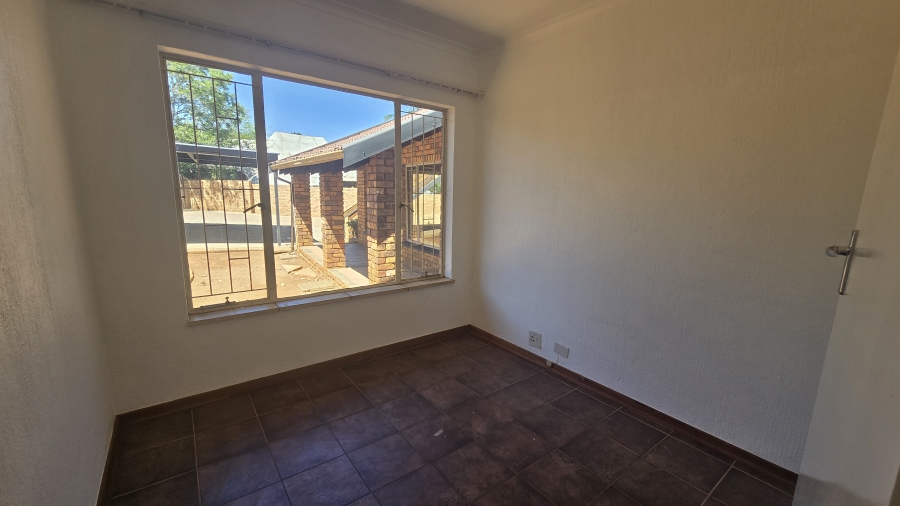 4 Bedroom Property for Sale in Garsfontein Gauteng