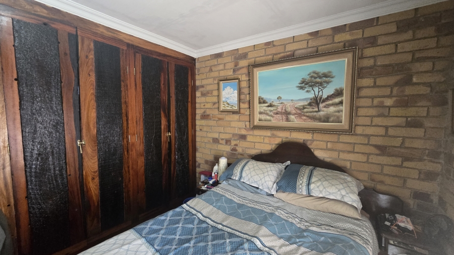 4 Bedroom Property for Sale in Garsfontein Gauteng