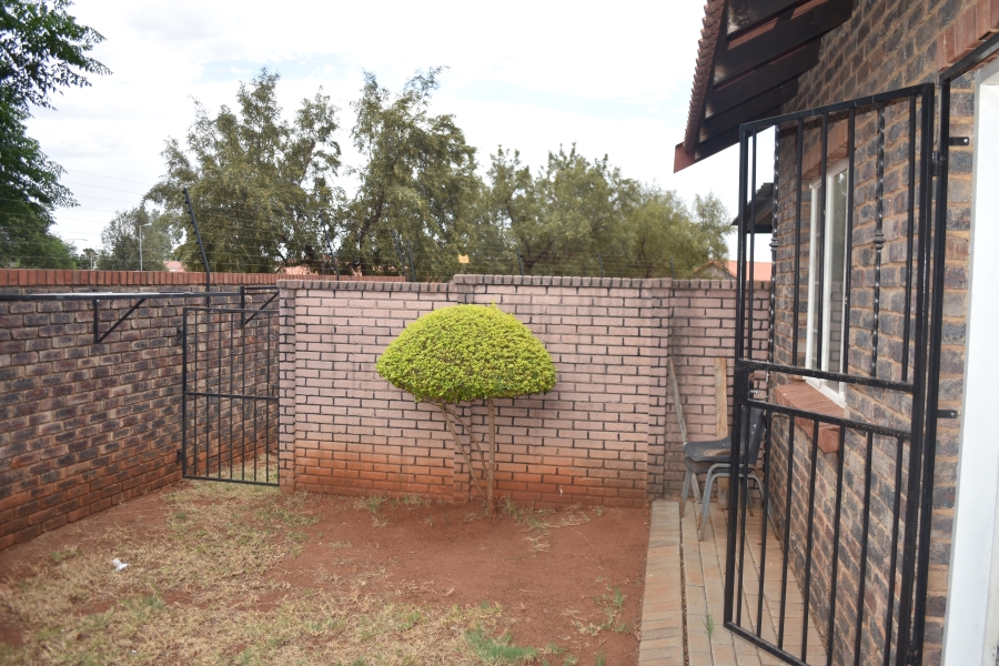 2 Bedroom Property for Sale in The Orchards Gauteng