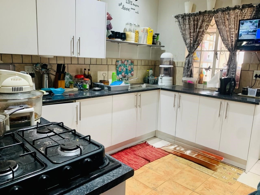 3 Bedroom Property for Sale in Noycedale Gauteng