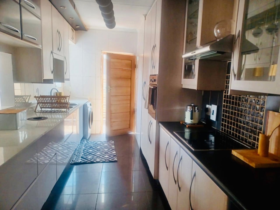 3 Bedroom Property for Sale in Dawn Park Gauteng