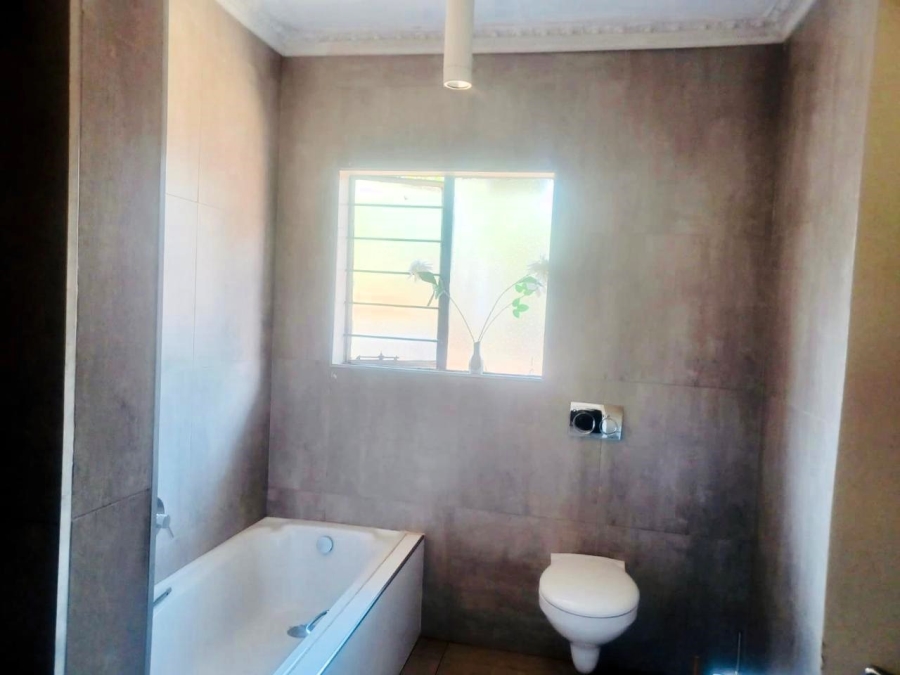 3 Bedroom Property for Sale in Dawn Park Gauteng