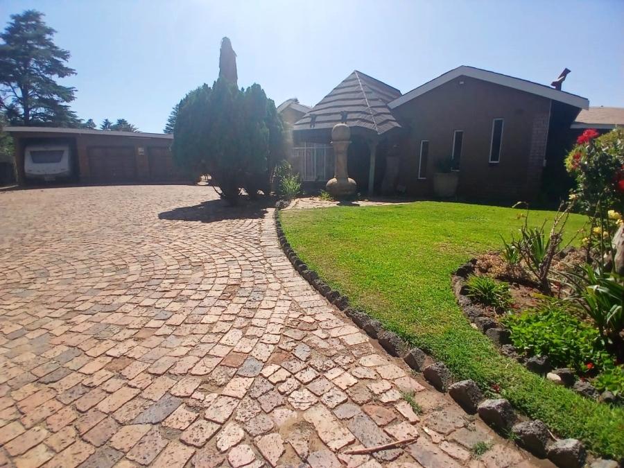 4 Bedroom Property for Sale in Meyerton Central Gauteng