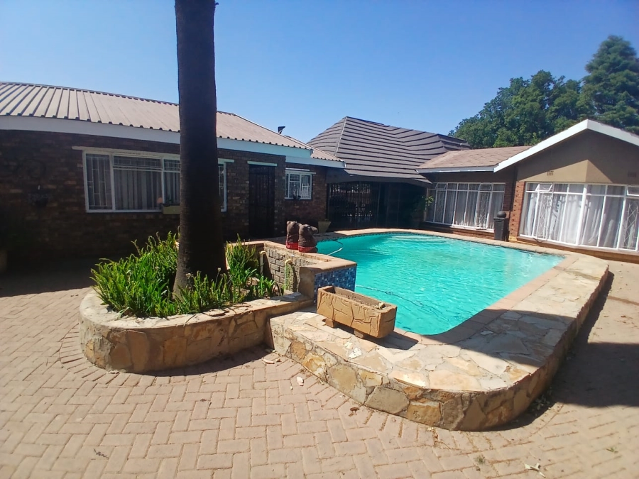 4 Bedroom Property for Sale in Meyerton Central Gauteng