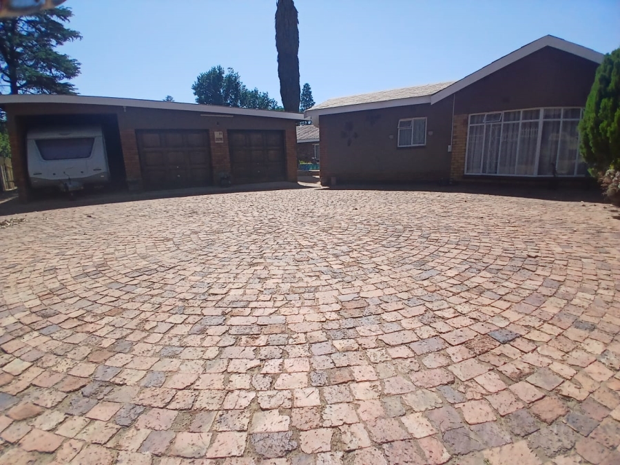 4 Bedroom Property for Sale in Meyerton Central Gauteng