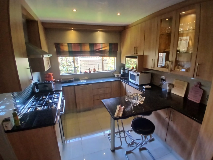 4 Bedroom Property for Sale in Falcon Ridge Gauteng