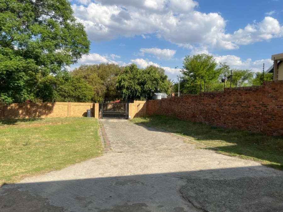 To Let 0 Bedroom Property for Rent in Buccleuch Gauteng