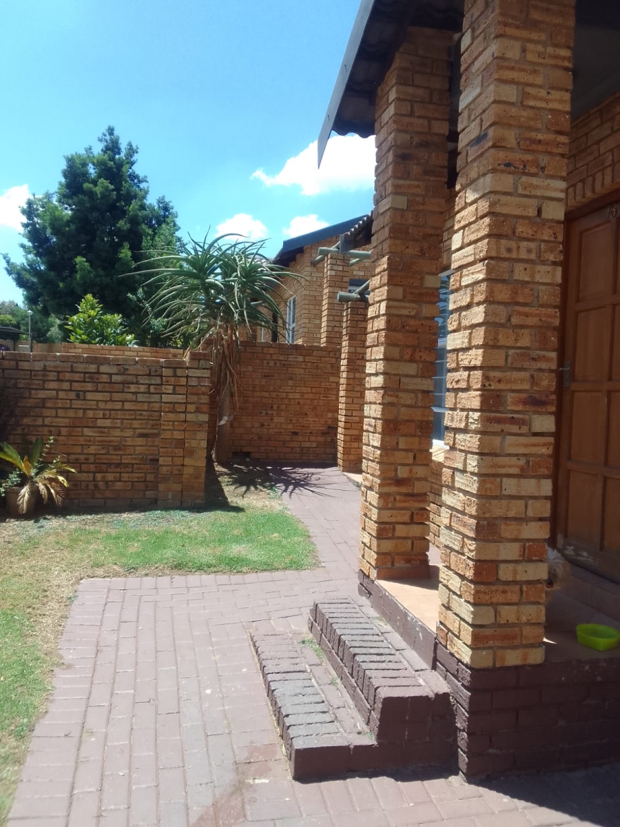 To Let 3 Bedroom Property for Rent in Honeydew Gauteng