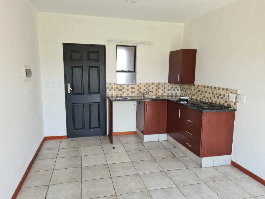 To Let 2 Bedroom Property for Rent in Discovery Gauteng