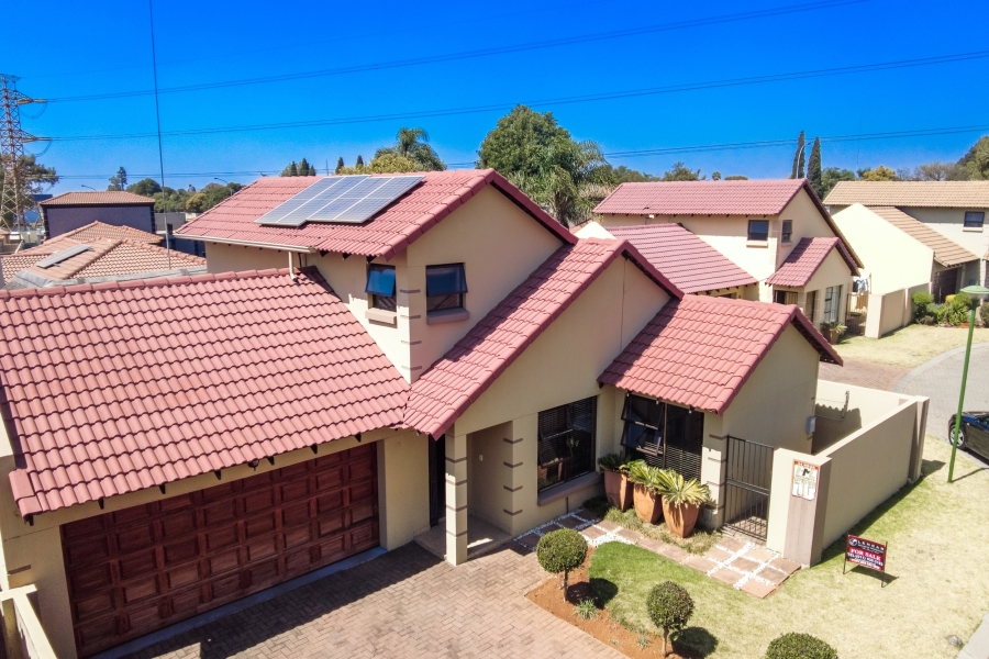 To Let 4 Bedroom Property for Rent in Terenure Gauteng