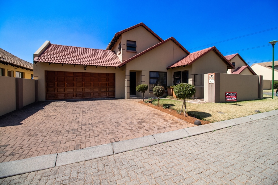 To Let 4 Bedroom Property for Rent in Terenure Gauteng