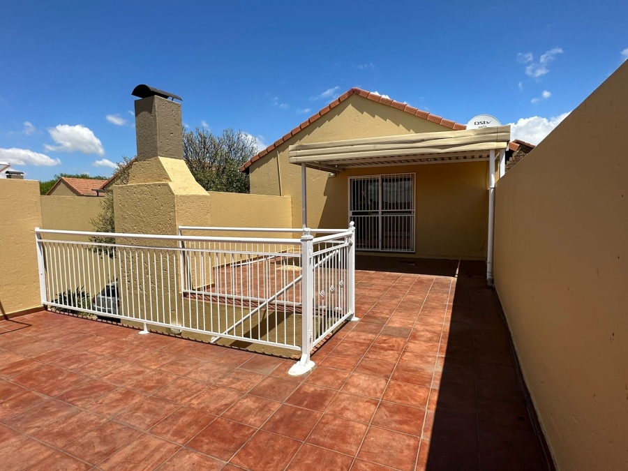 2 Bedroom Property for Sale in Willow Park Manor Gauteng