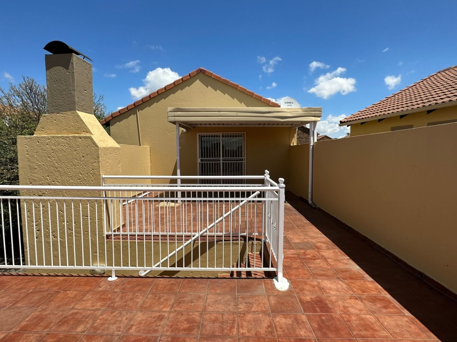 2 Bedroom Property for Sale in Willow Park Manor Gauteng