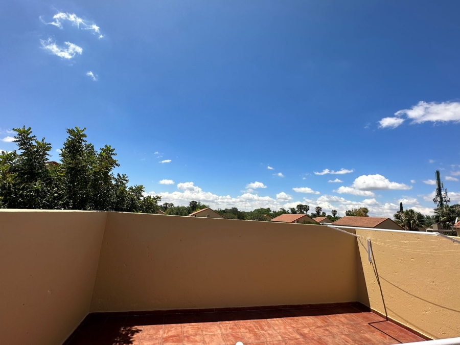 2 Bedroom Property for Sale in Willow Park Manor Gauteng