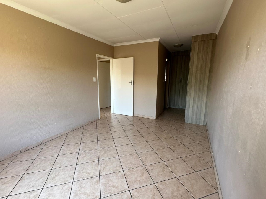 2 Bedroom Property for Sale in Willow Park Manor Gauteng