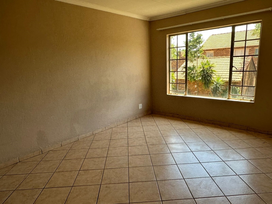 2 Bedroom Property for Sale in Willow Park Manor Gauteng