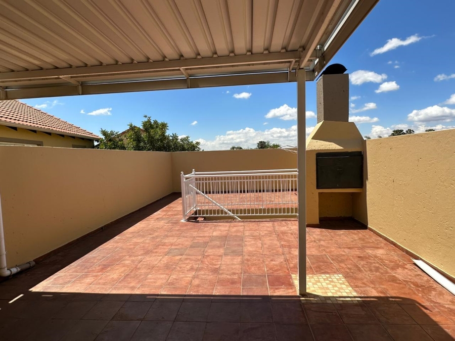 2 Bedroom Property for Sale in Willow Park Manor Gauteng