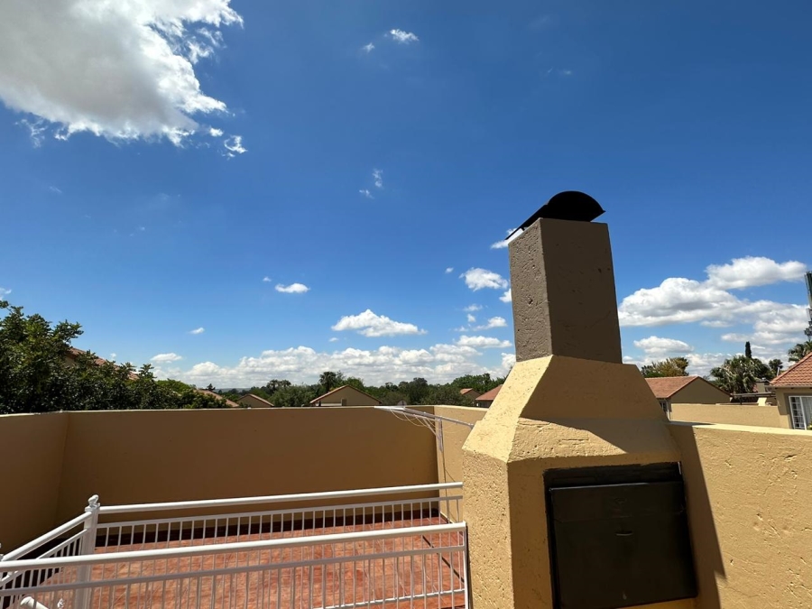 2 Bedroom Property for Sale in Willow Park Manor Gauteng