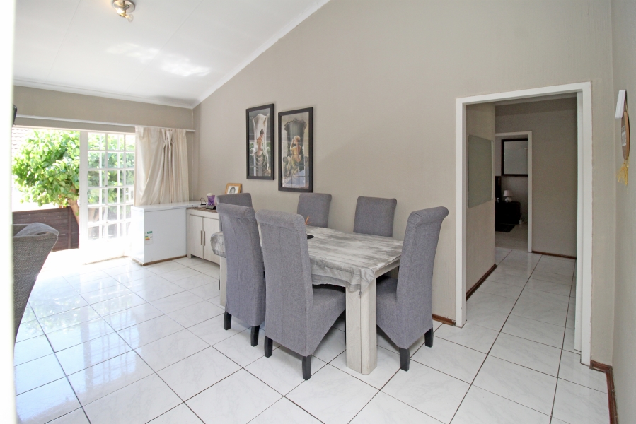 3 Bedroom Property for Sale in Corlett Gardens Gauteng