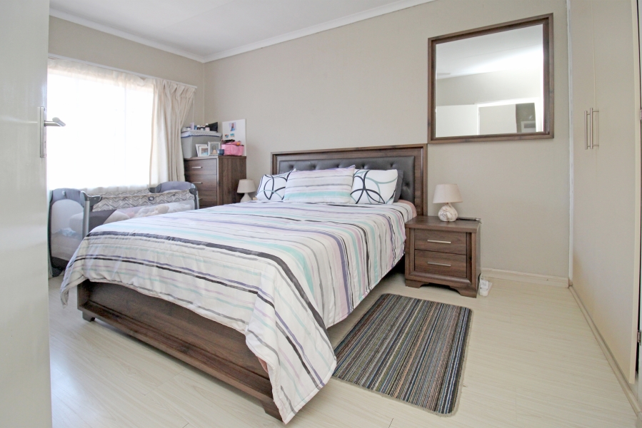 3 Bedroom Property for Sale in Corlett Gardens Gauteng