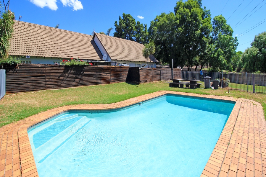 3 Bedroom Property for Sale in Corlett Gardens Gauteng