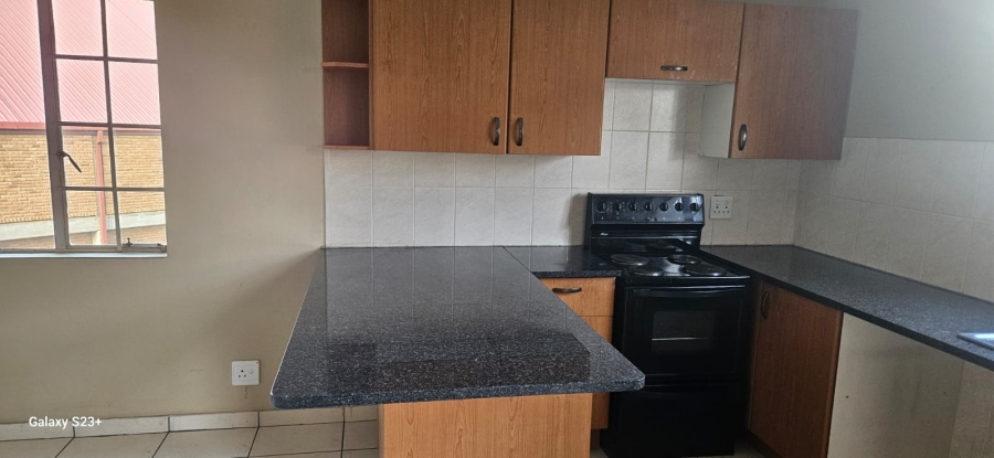 To Let 1 Bedroom Property for Rent in Elspark Gauteng